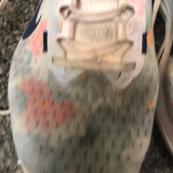 Nike Multicolor Running Shoes - Picture 8 of 13